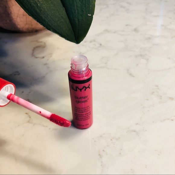 NYX, benefit, JOSIE MARAN, Elizabeth Mott - Picture 4 of 5